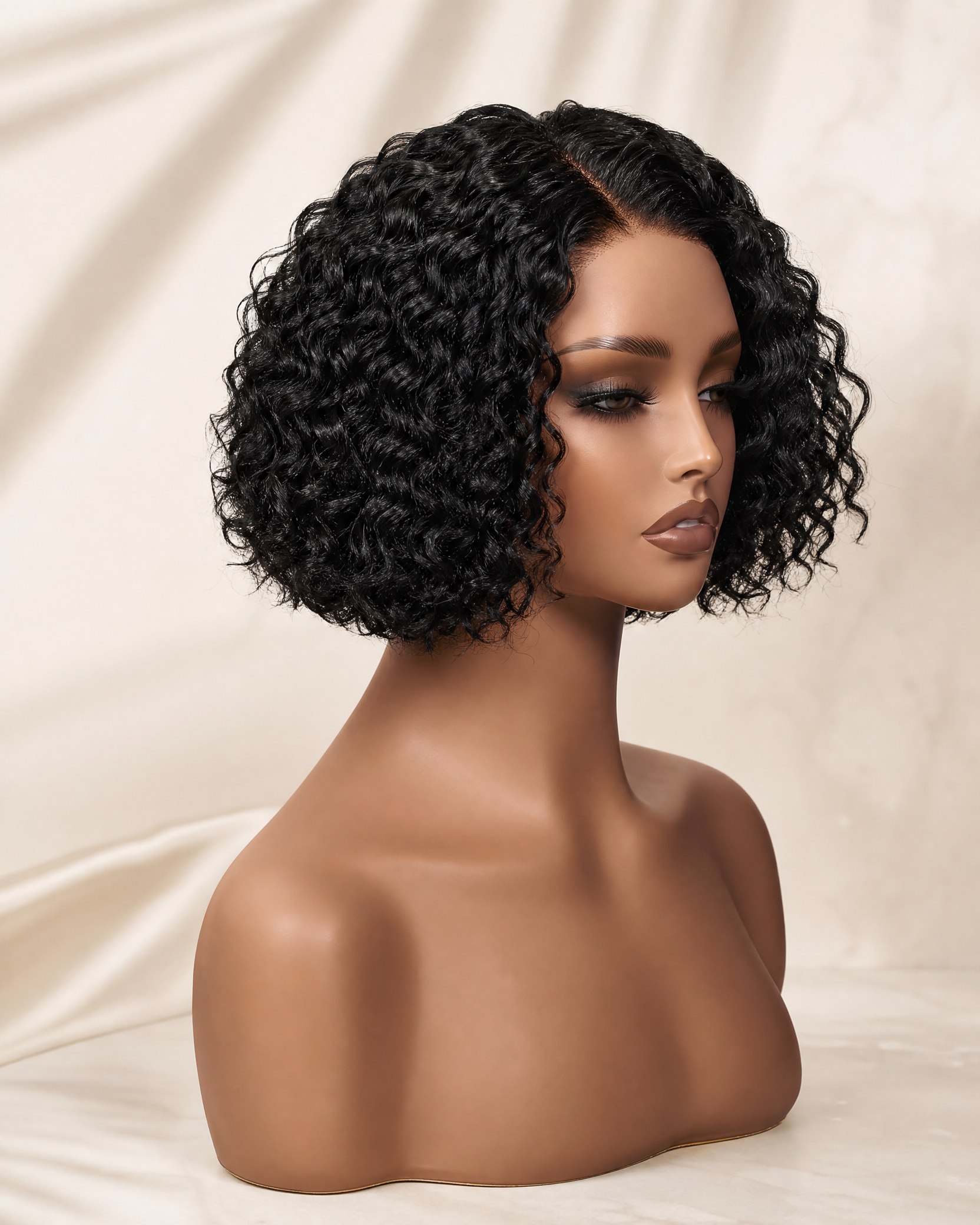 Breezy curly bob wig in natural black