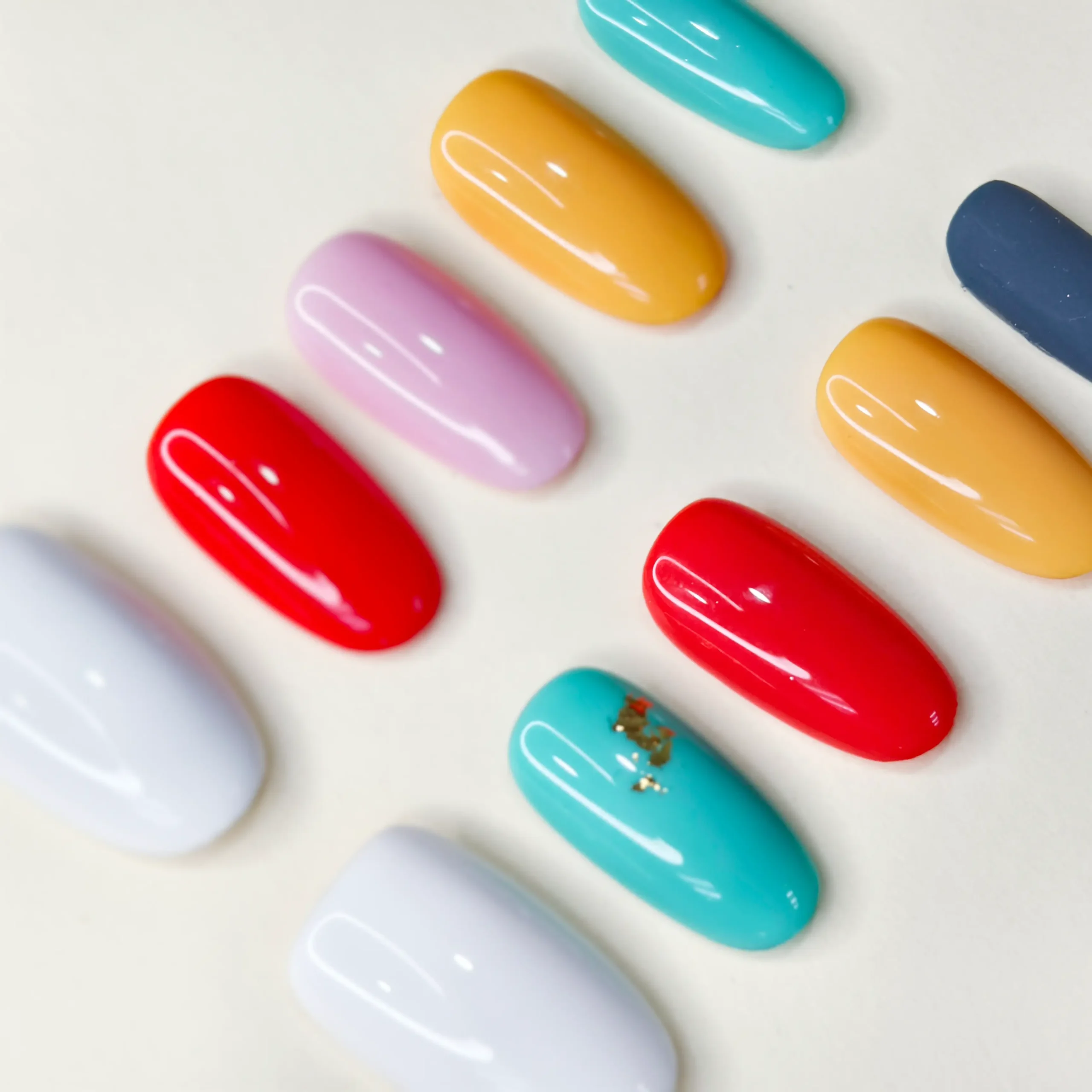 Amadela Candy Color Press-On Nail Kit - Image 2