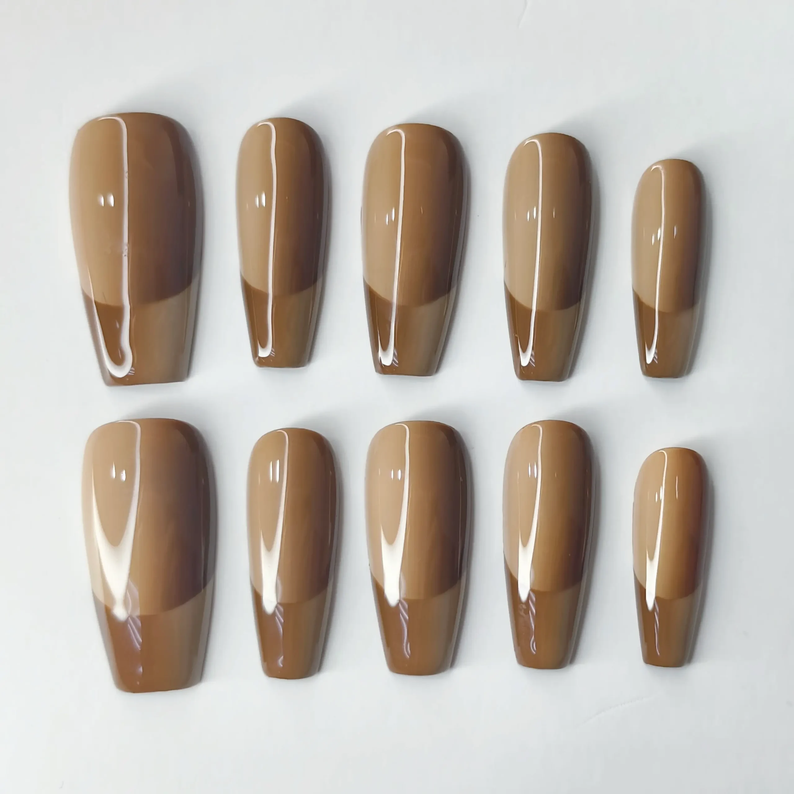 Nail design, elegant and stylish, suitable for all occasions