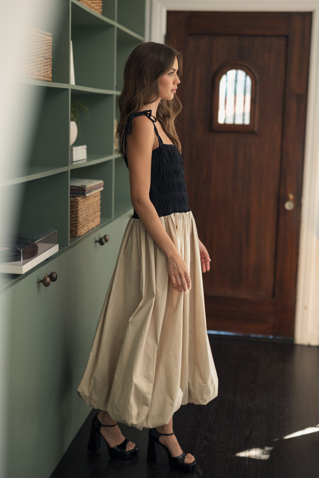 Elegant Two-Tone Balloon Maxi Dress