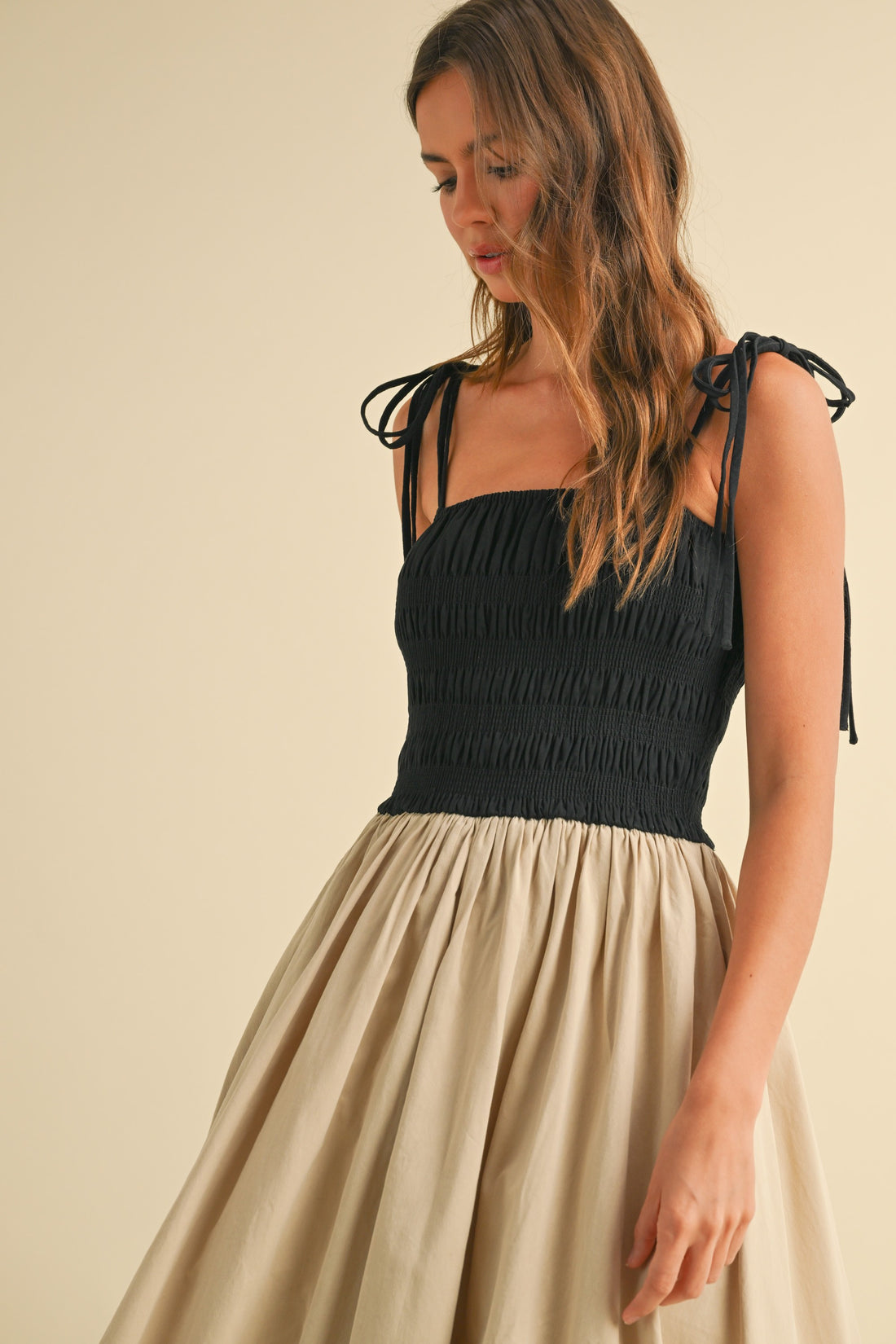 Elegant Two-Tone Balloon Maxi Dress