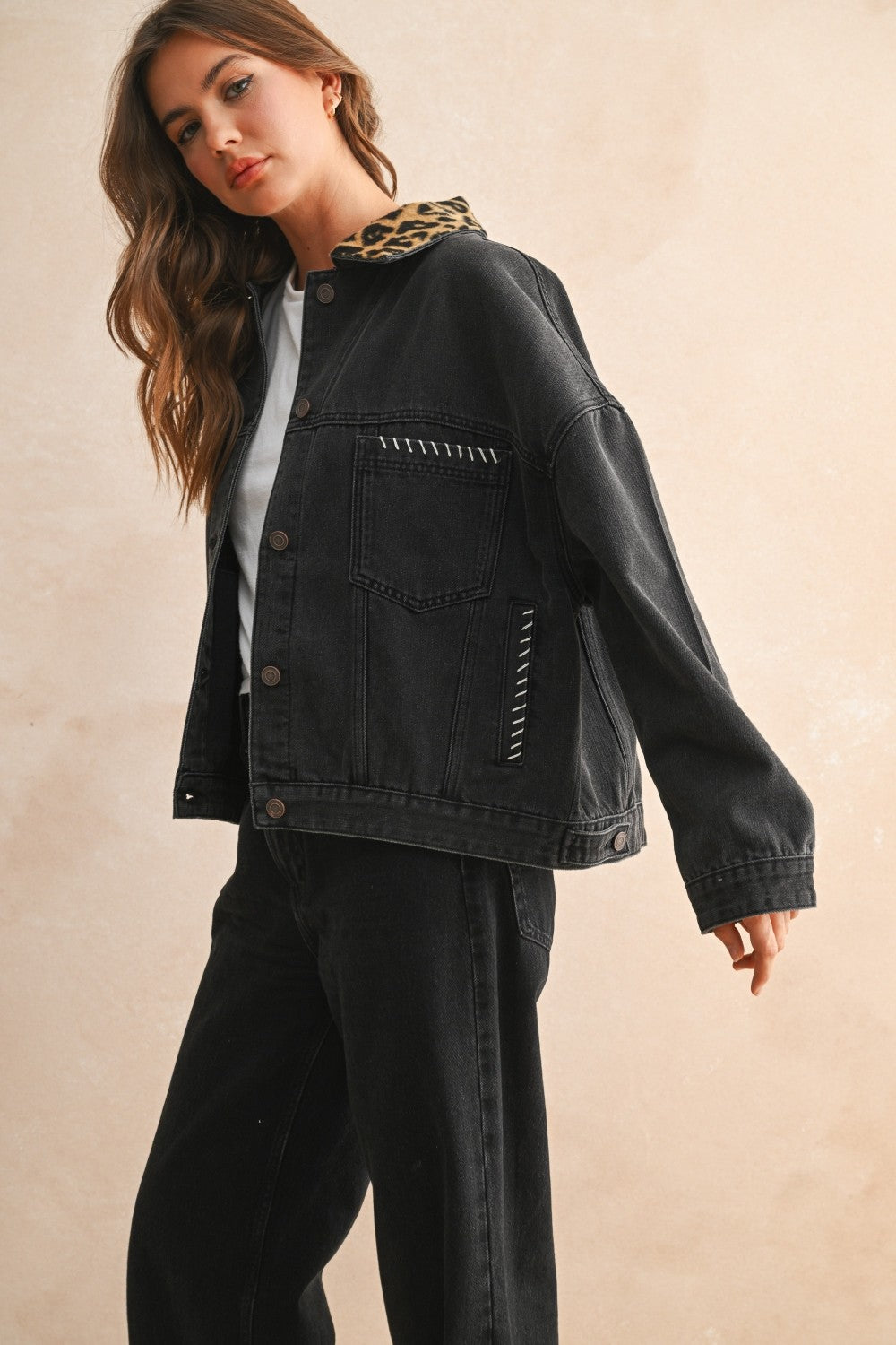 Oversized Black Denim Jacket with Leopard Print Collar