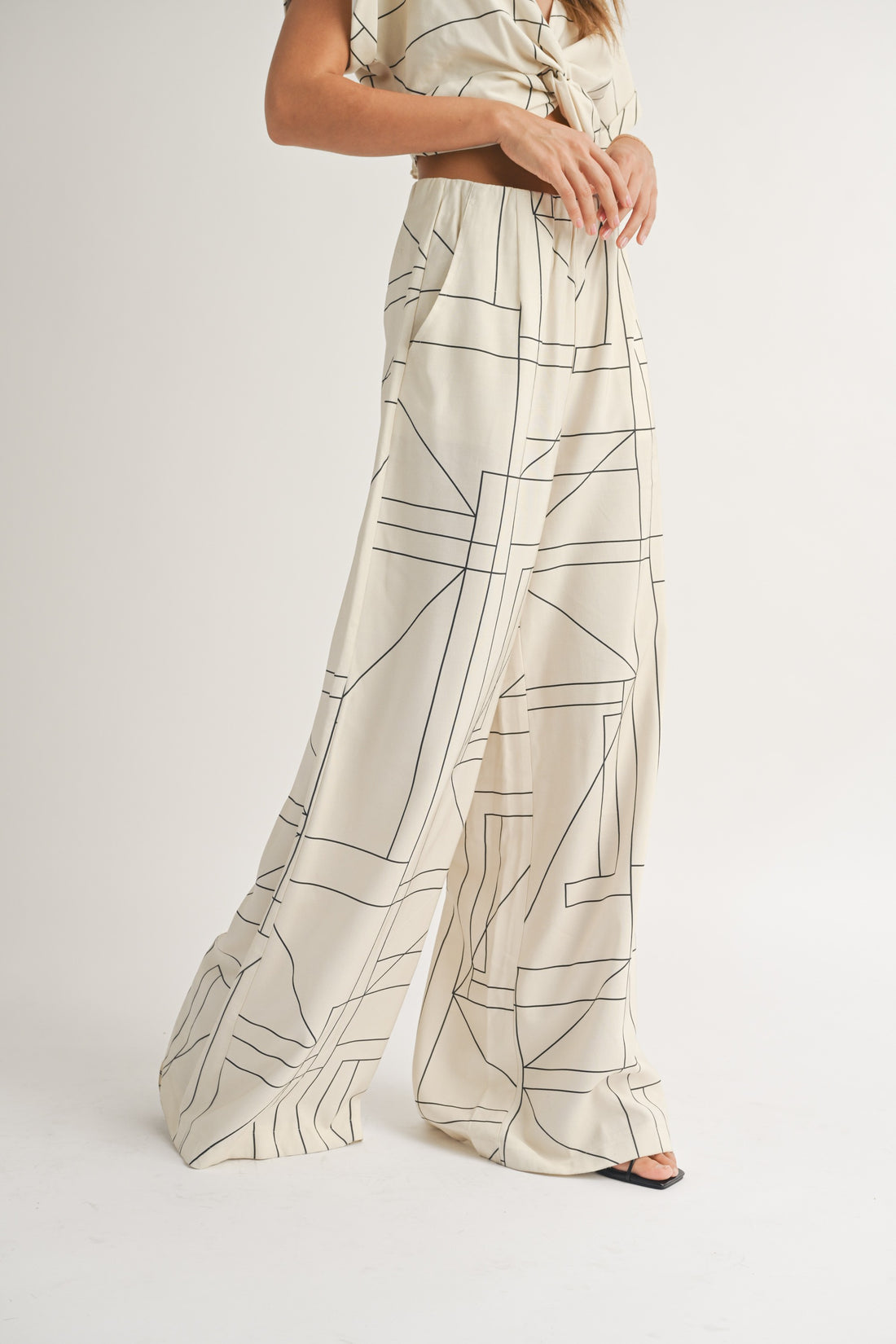 Grid Pattern Wide Leg Pants