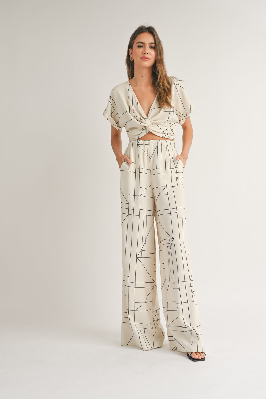 Grid Pattern Wide Leg Pants