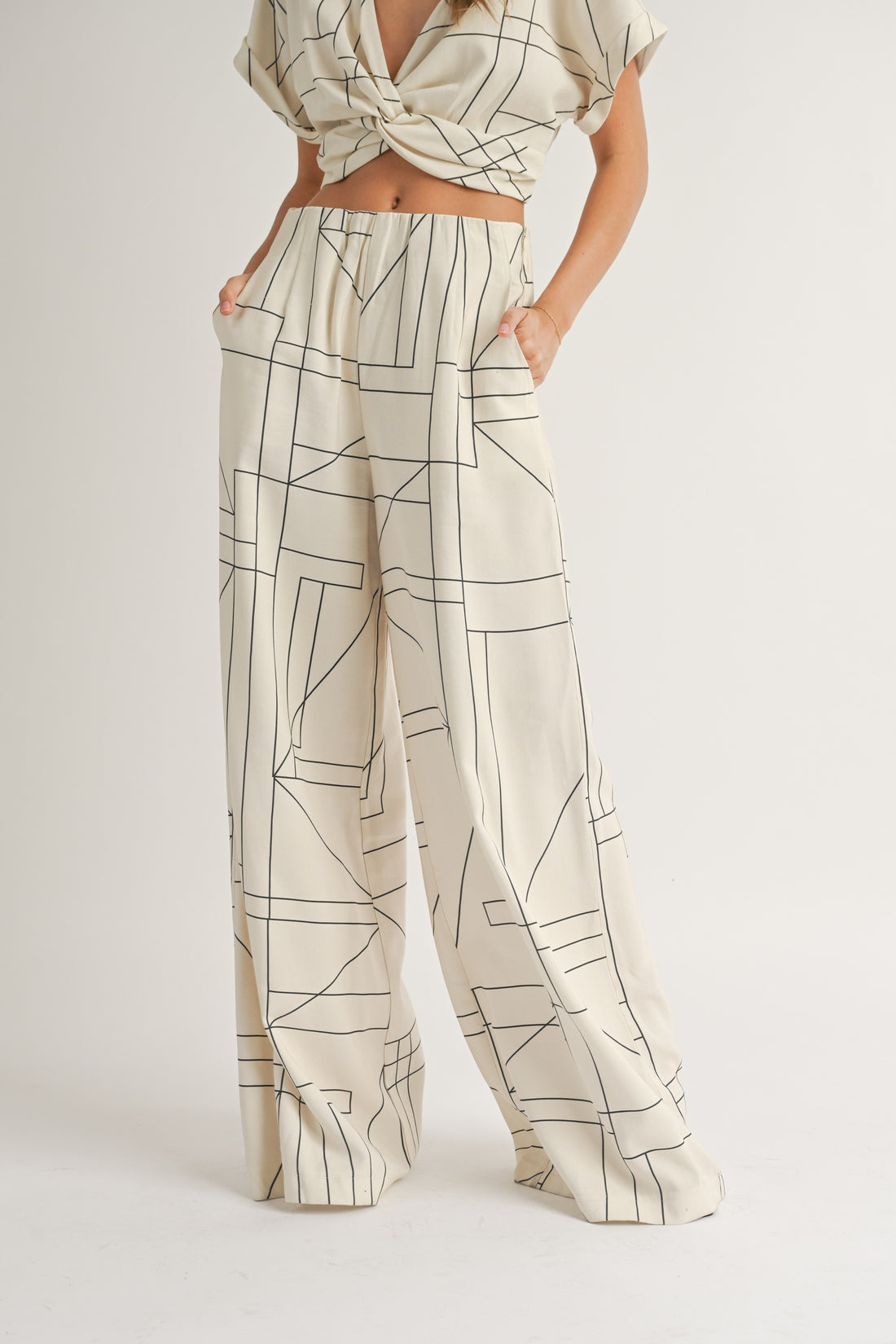 Grid Pattern Wide Leg Pants
