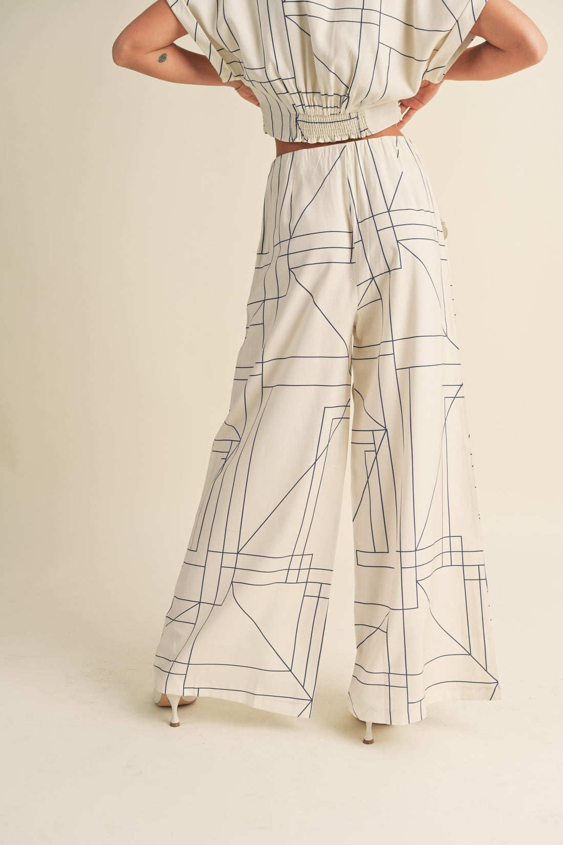 Grid Pattern Wide Leg Pants