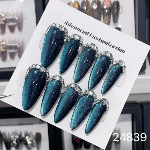 Nail design, elegant and stylish, suitable for all occasions