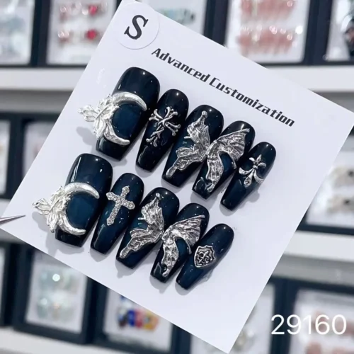 Nail design, elegant and stylish, suitable for all occasions